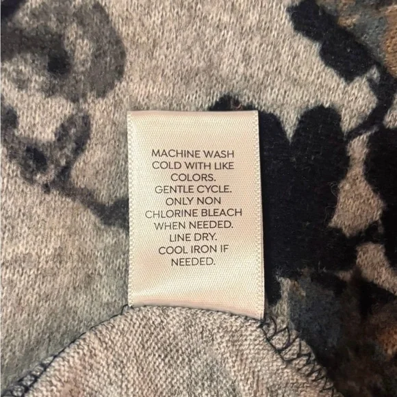 Westport Gray & Navy Floral Tunic Top with Asymmetrical Hem - Picture 4 of 10